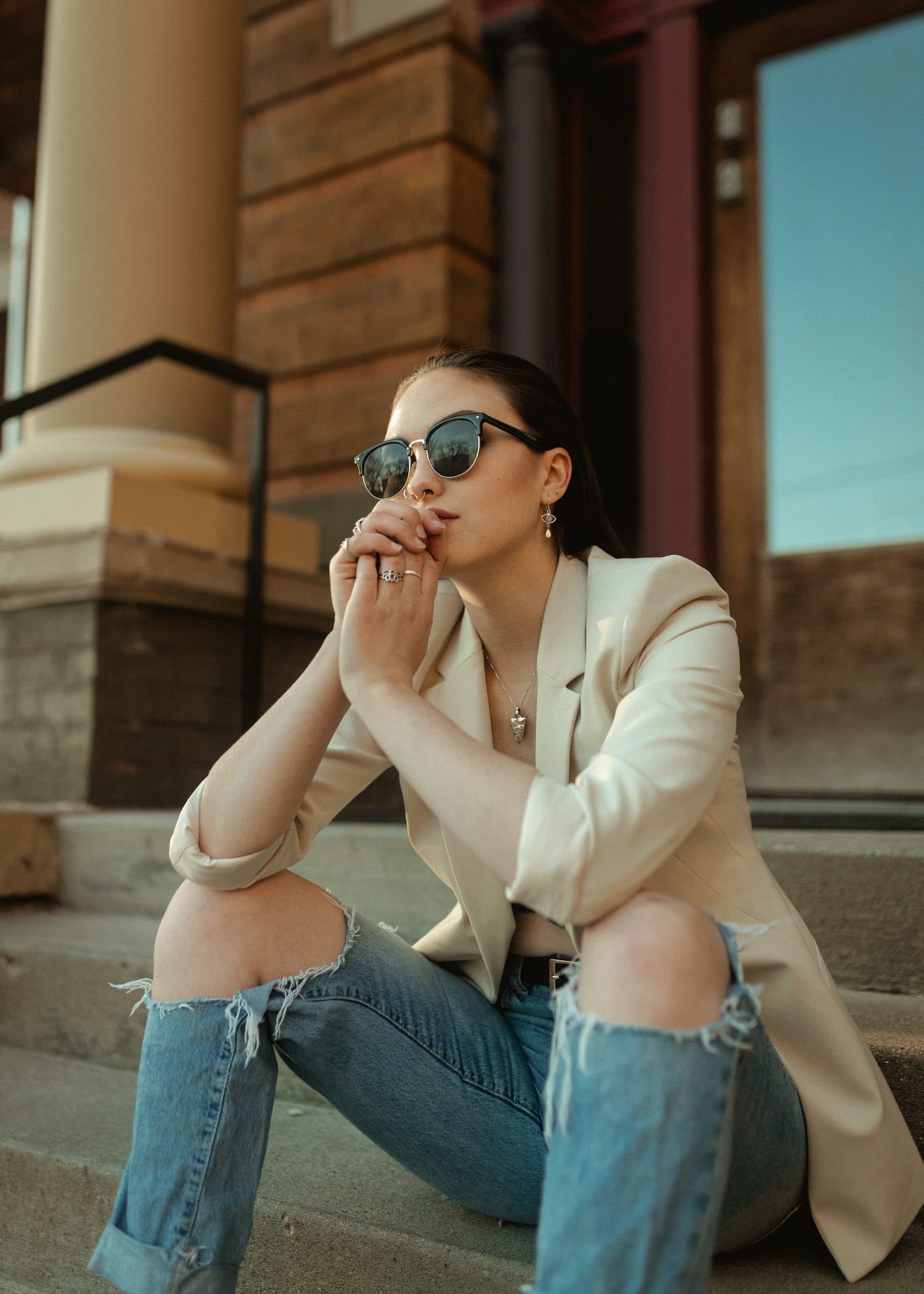 Podstawowe elementy garderoby kapsułowej dla niewymuszonej elegancji